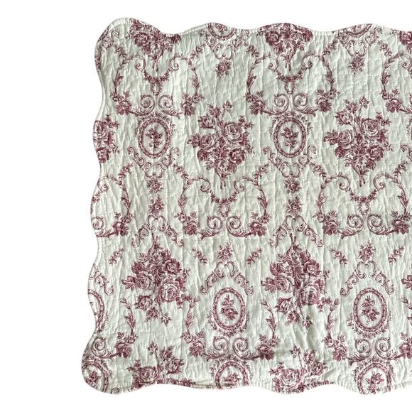 New without Tags Quilted Red Cream Standard Shams Set of 2 - Picture 4 of 10